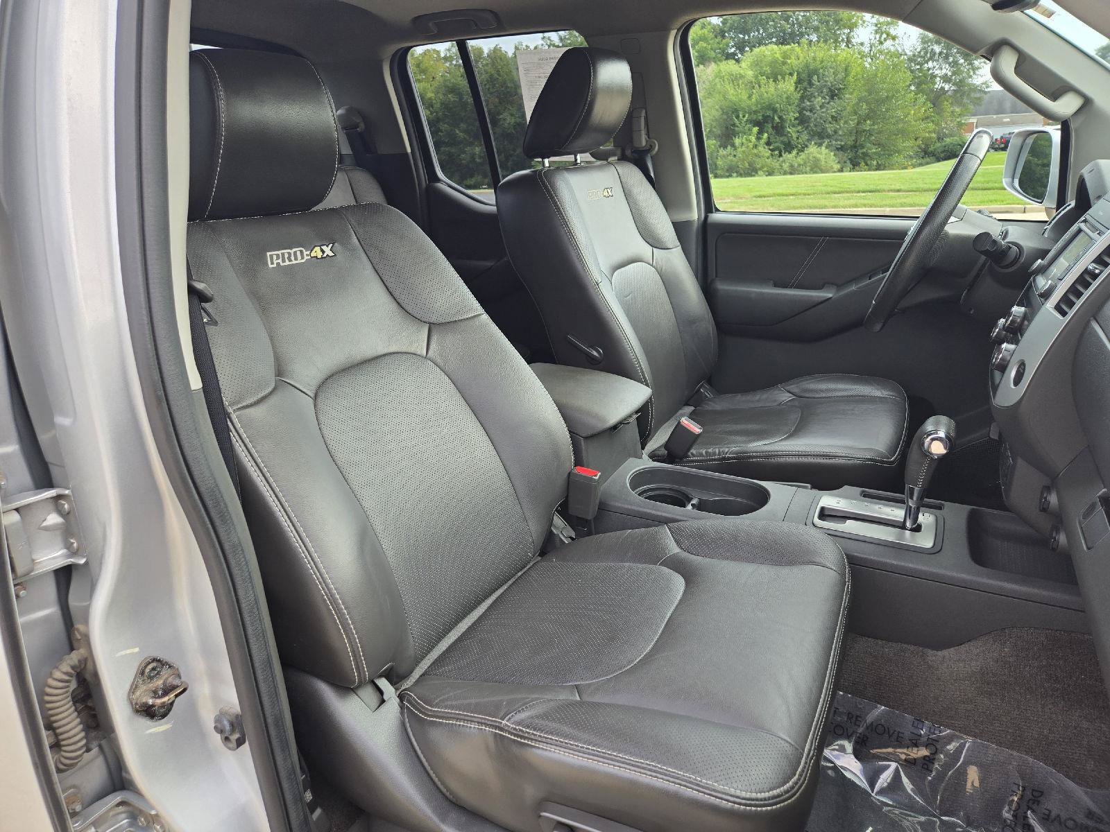 Used 2014 Nissan Frontier PRO-4X w/ Pro-4x Luxury Package AWD/4WD image 24