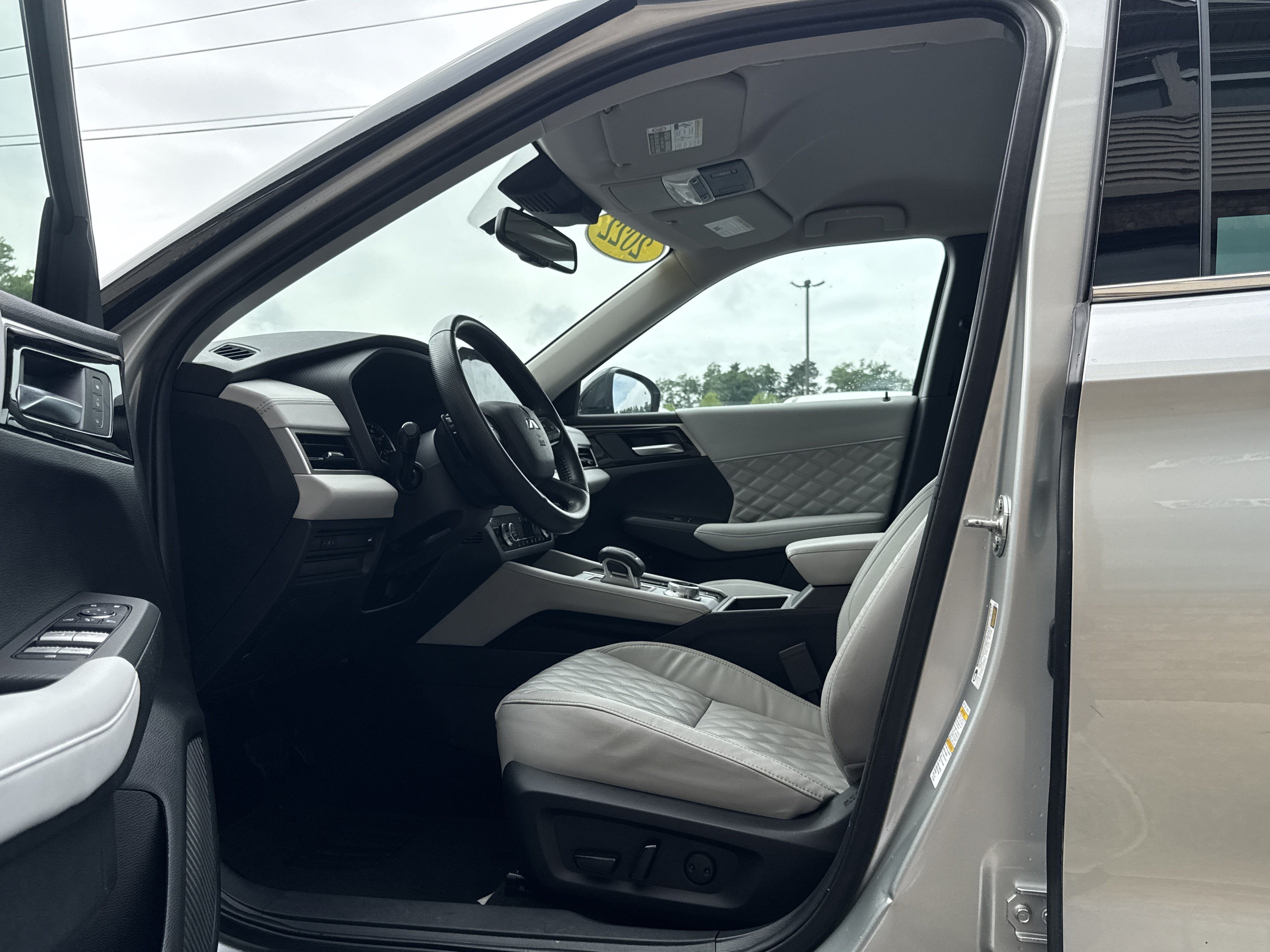 Used 2022 Mitsubishi Outlander SEL AWD/4WD image 9