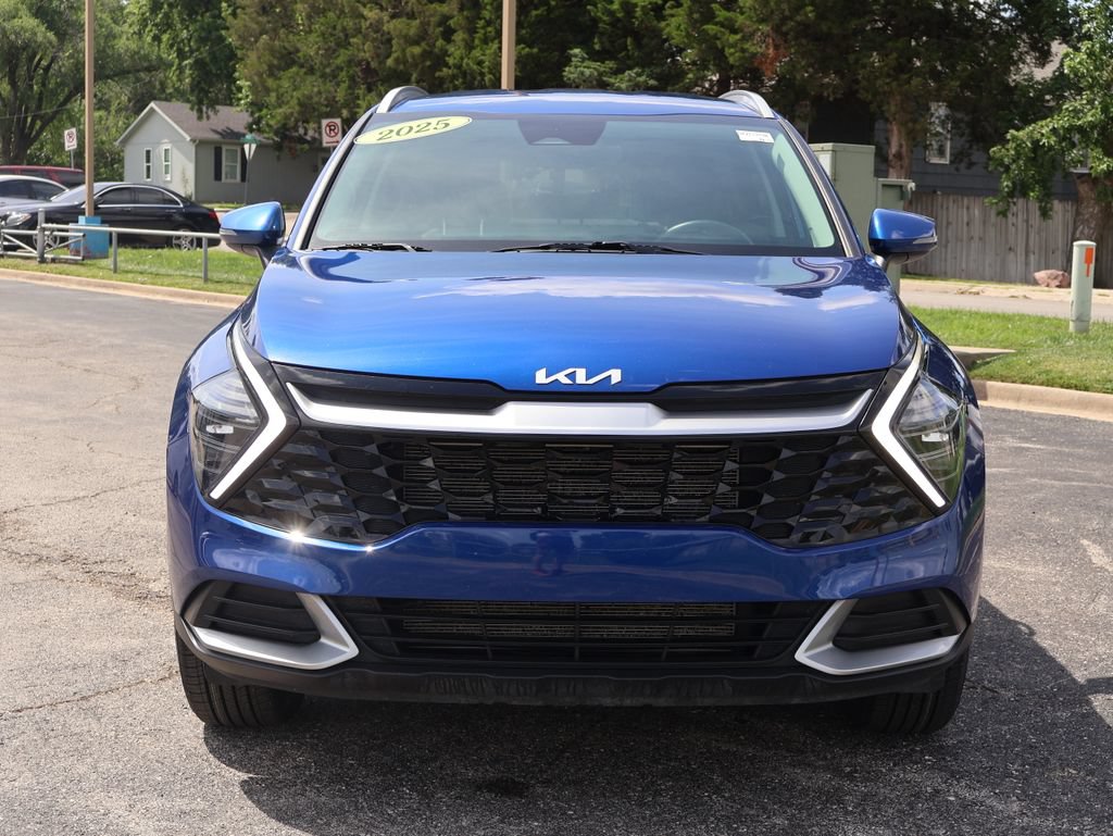 Used 2025 Kia Sportage EX AWD/4WD image 2