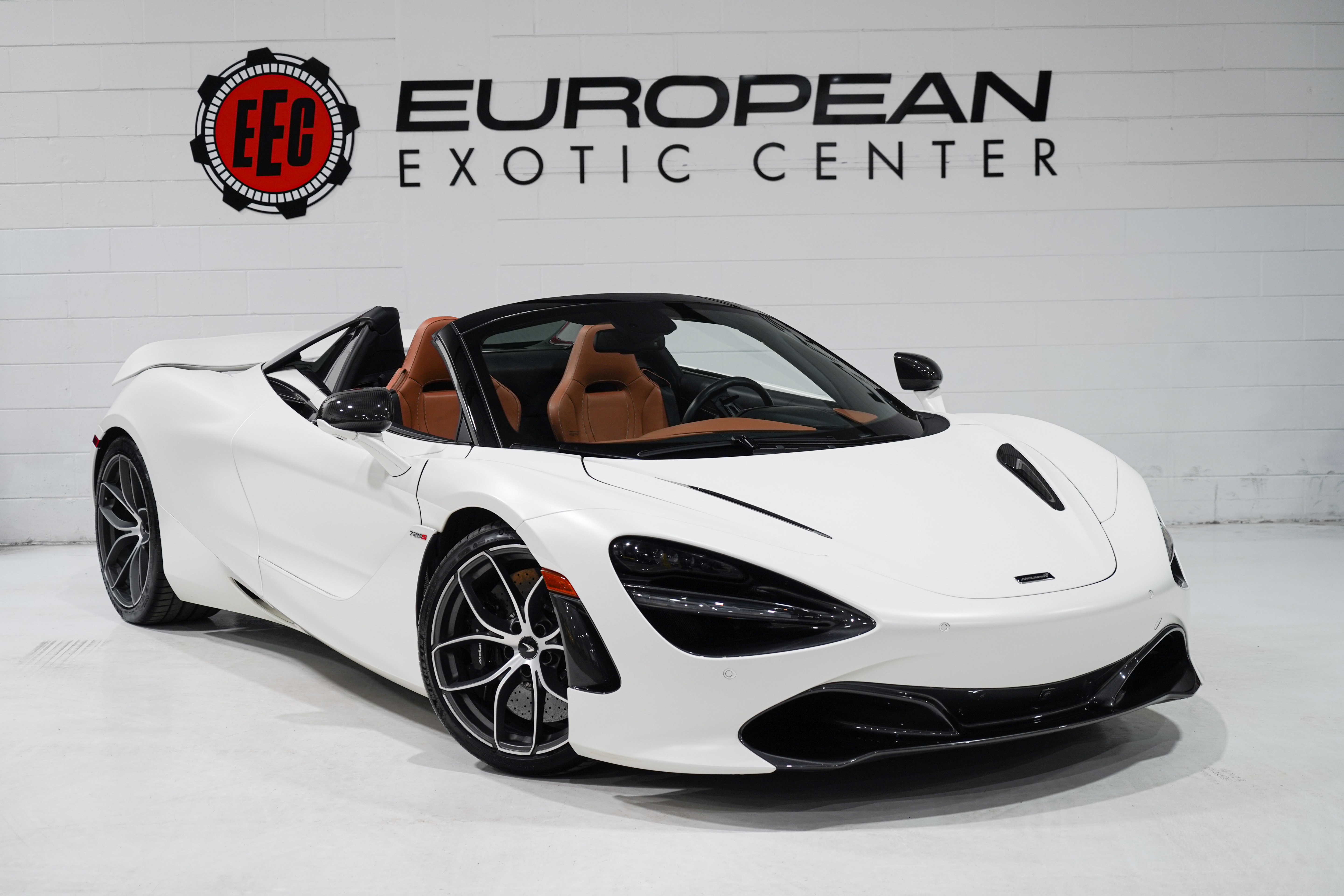 Used 2020 McLaren 720S Spider RWD image 1