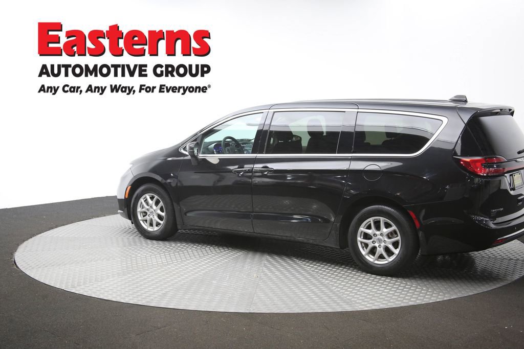 Used 2023 Chrysler Pacifica Touring-L FWD image 63