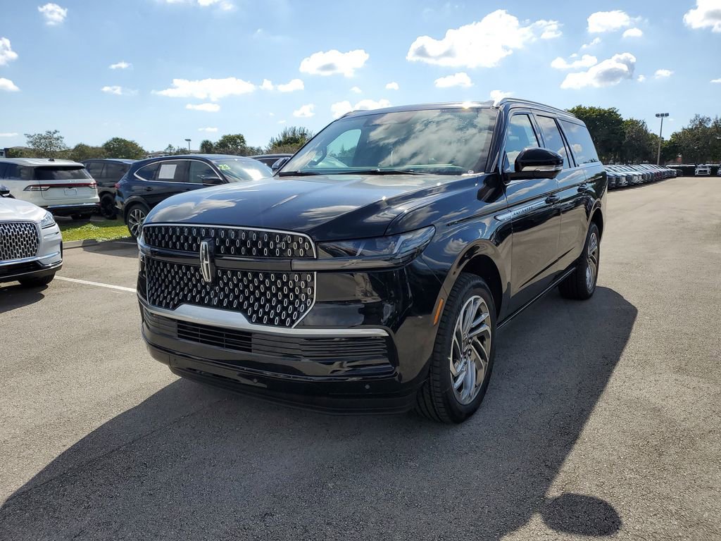 New 2025 Lincoln Navigator L Reserve image 2