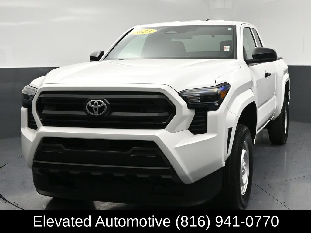 Used 2024 Toyota Tacoma SR image 3