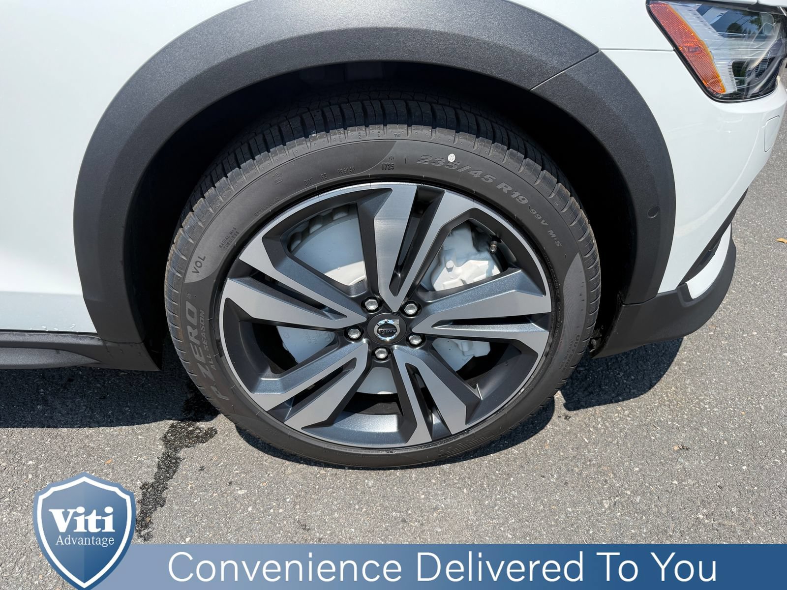 New 2026 Volvo V60 B5 Cross Country Plus w/ Climate Package AWD/4WD image 10