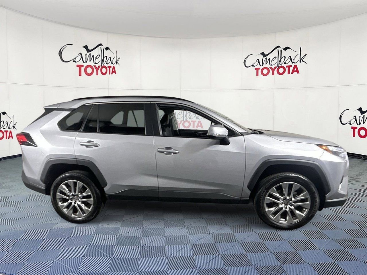 Used 2023 Toyota RAV4 XLE Premium FWD image 8