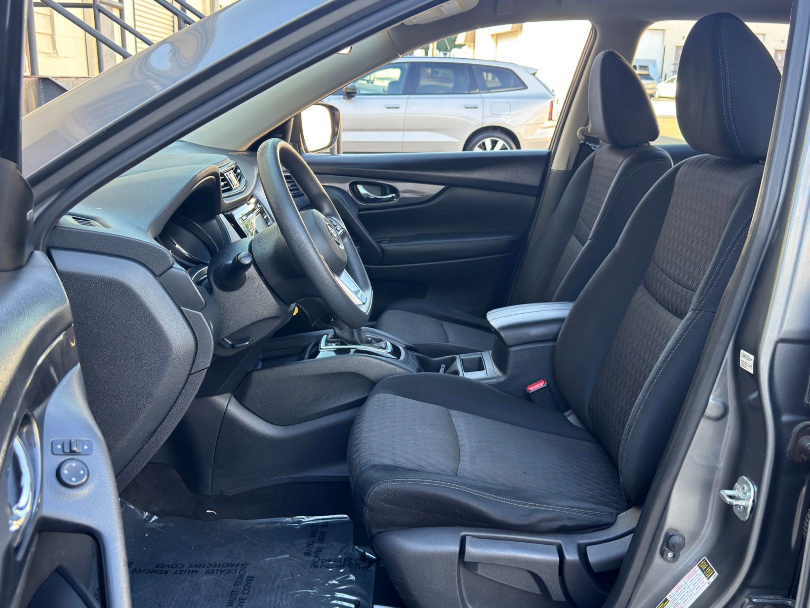 Used 2017 Nissan Rogue S AWD/4WD image 15