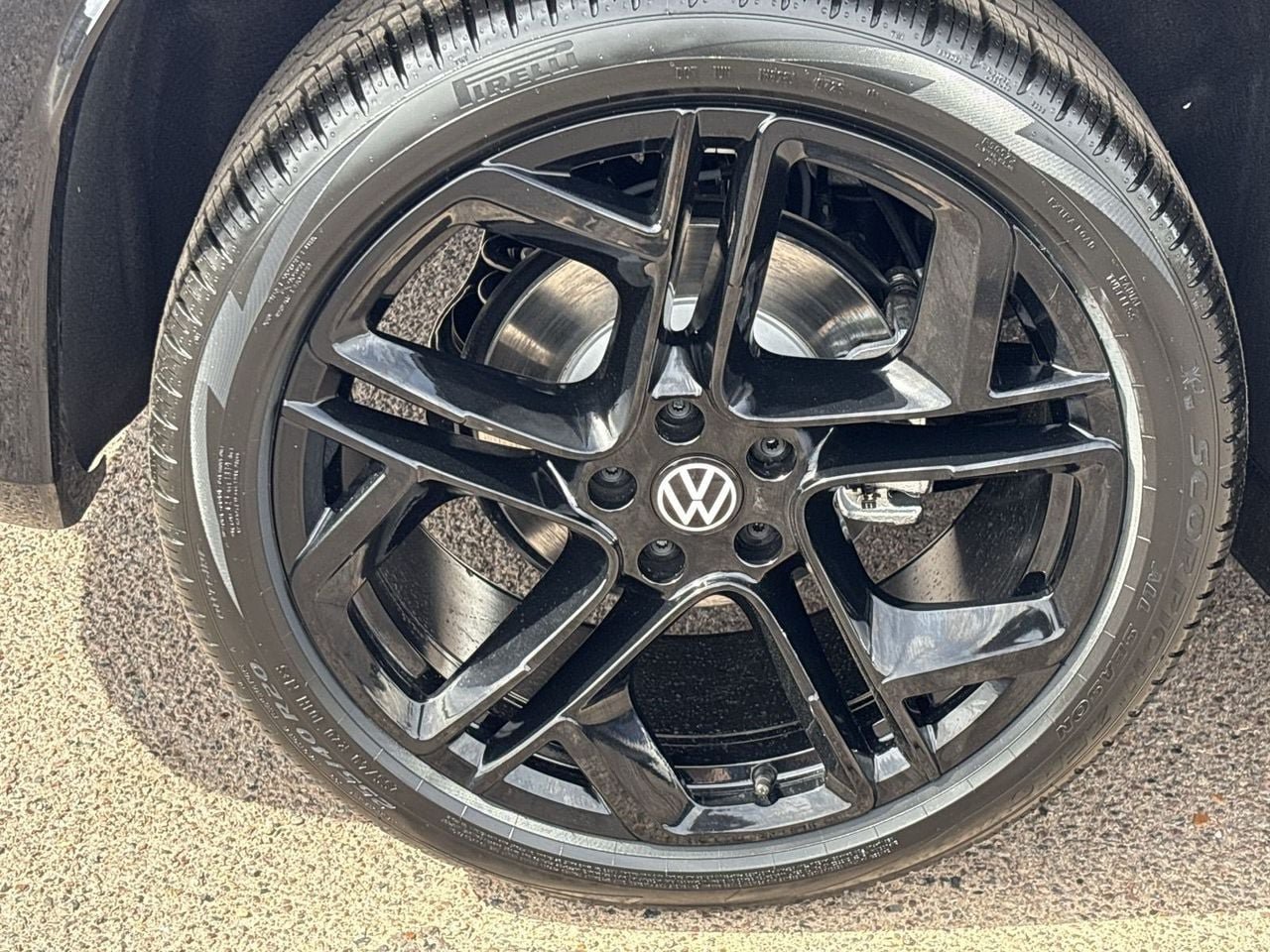 New 2026 Volkswagen Tiguan SE R-Line FWD image 6