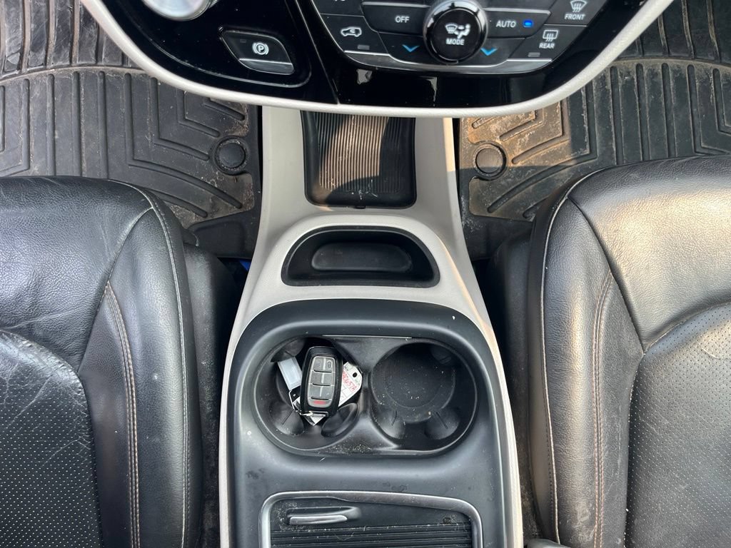 Used 2017 Chrysler Pacifica Touring-L Plus FWD image 23