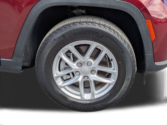 Used 2022 Jeep Grand Cherokee L Laredo w/ Luxury Tech Group I RWD image 11
