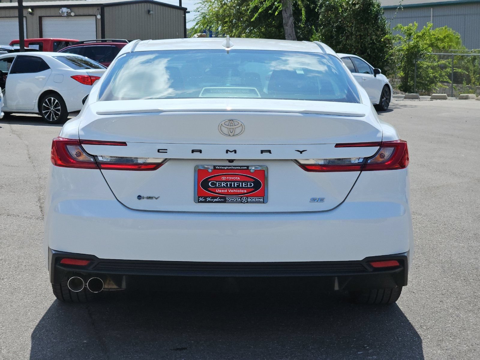 Used 2025 Toyota Camry SE FWD image 4
