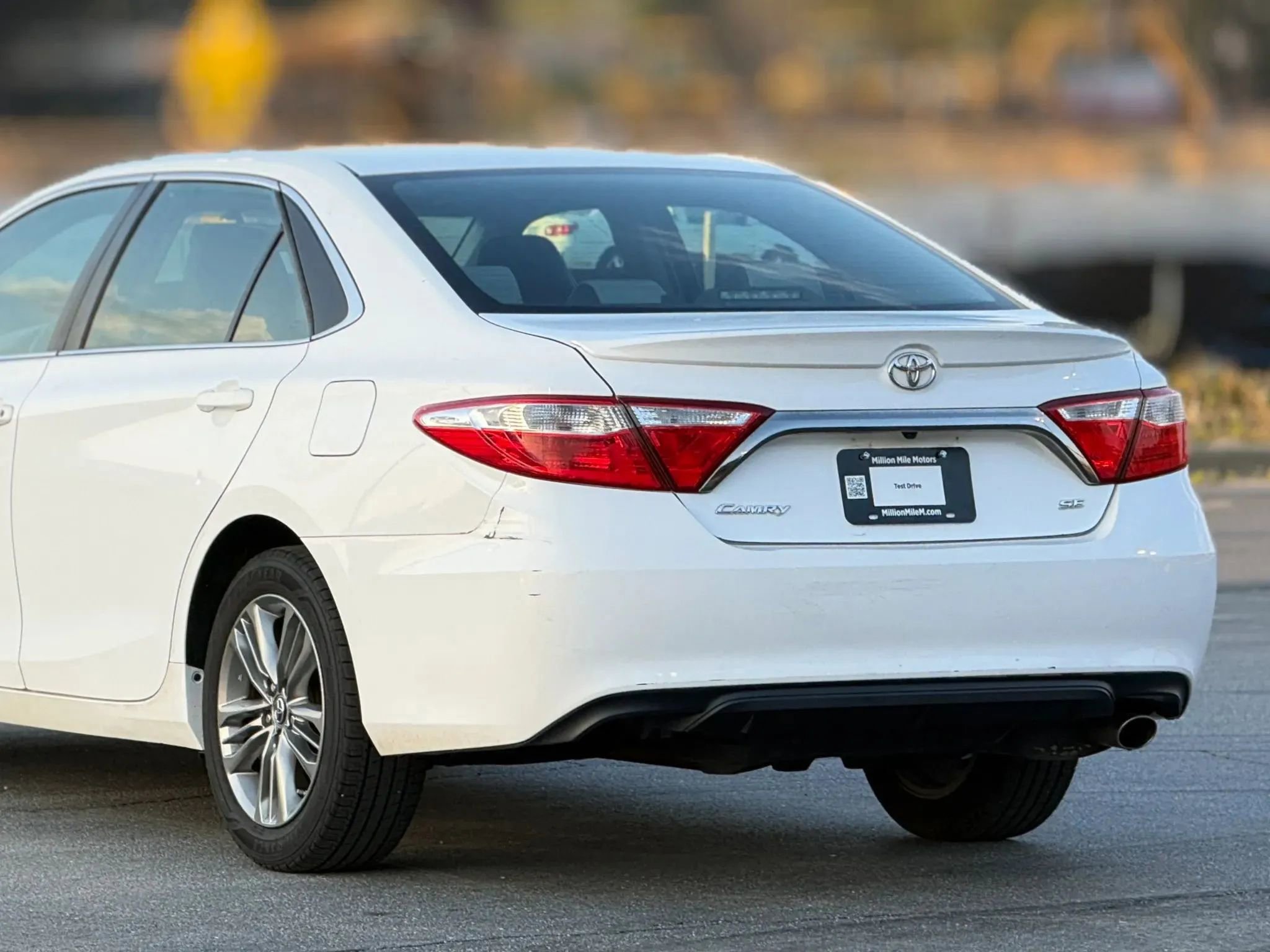 Used 2016 Toyota Camry SE image 16
