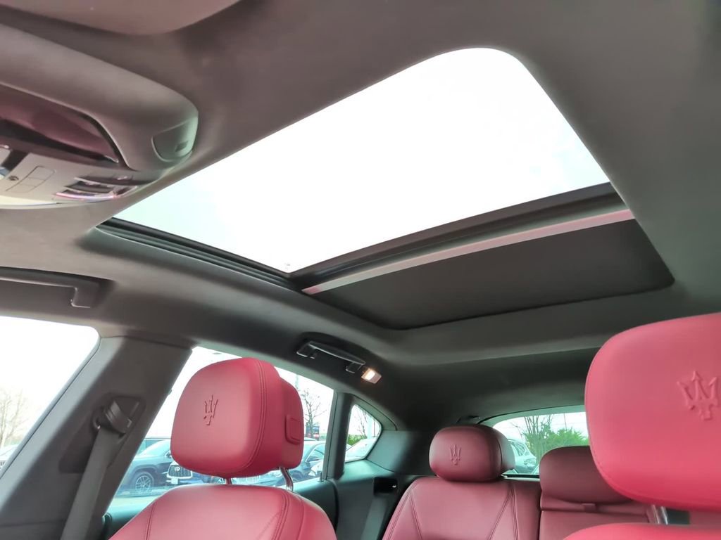 Used 2023 Maserati Levante GT image 30