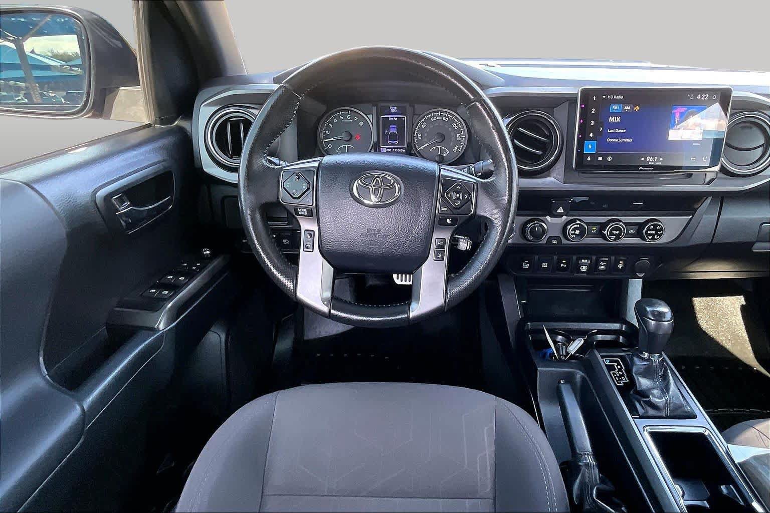 Used 2018 Toyota Tacoma TRD Sport w/ Technology Package AWD/4WD image 6