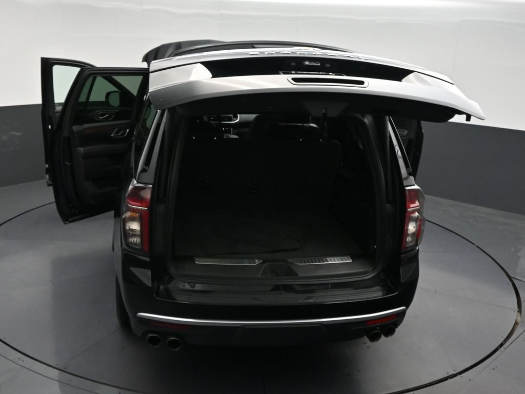 Used 2023 Chevrolet Suburban High Country RWD image 32