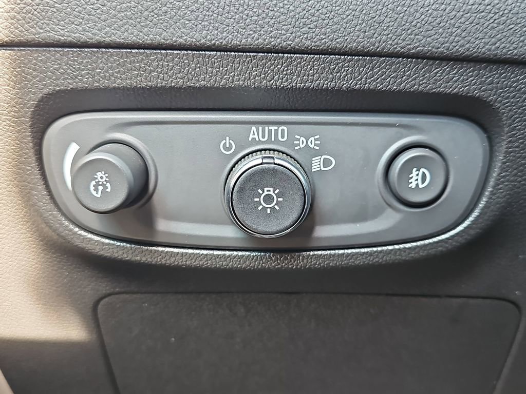 Certified 2023 Buick Encore GX Preferred w/ Cold Weather Comfort Package AWD/4WD image 31