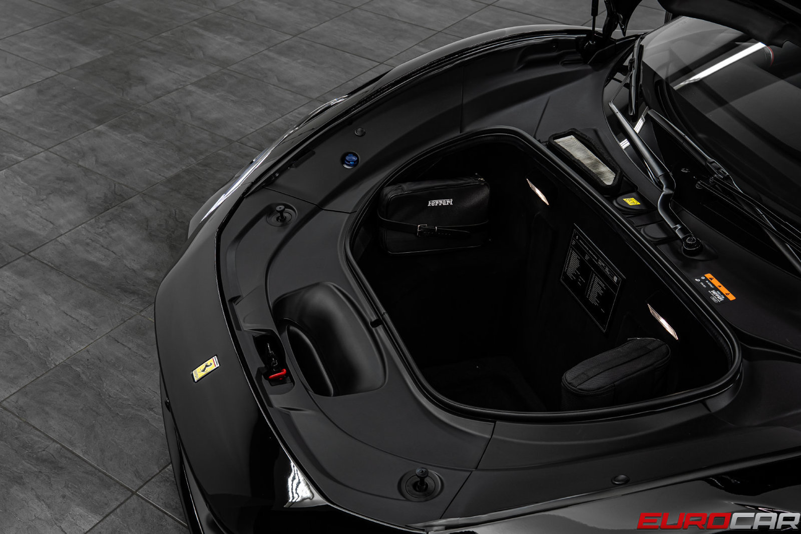 Used 2021 Ferrari F8 Tributo RWD image 10