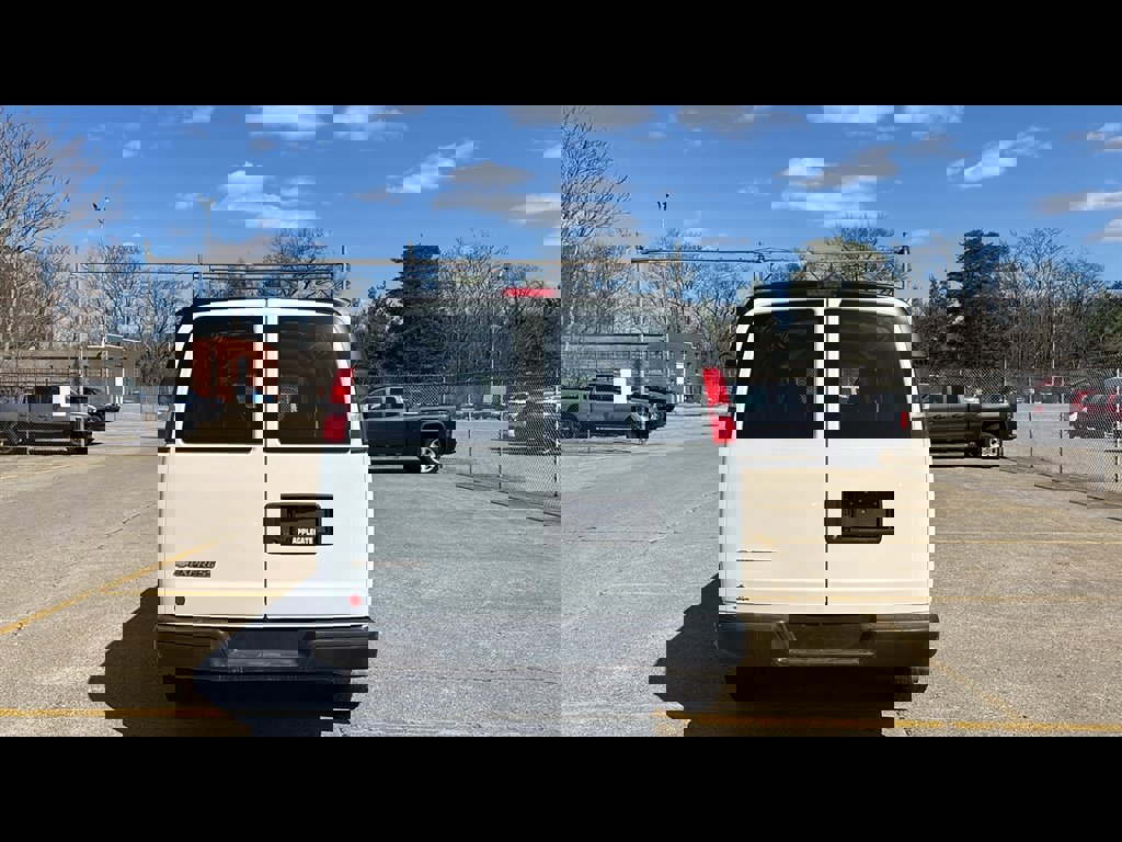 Used 2022 Chevrolet Express 2500 Extended image 5