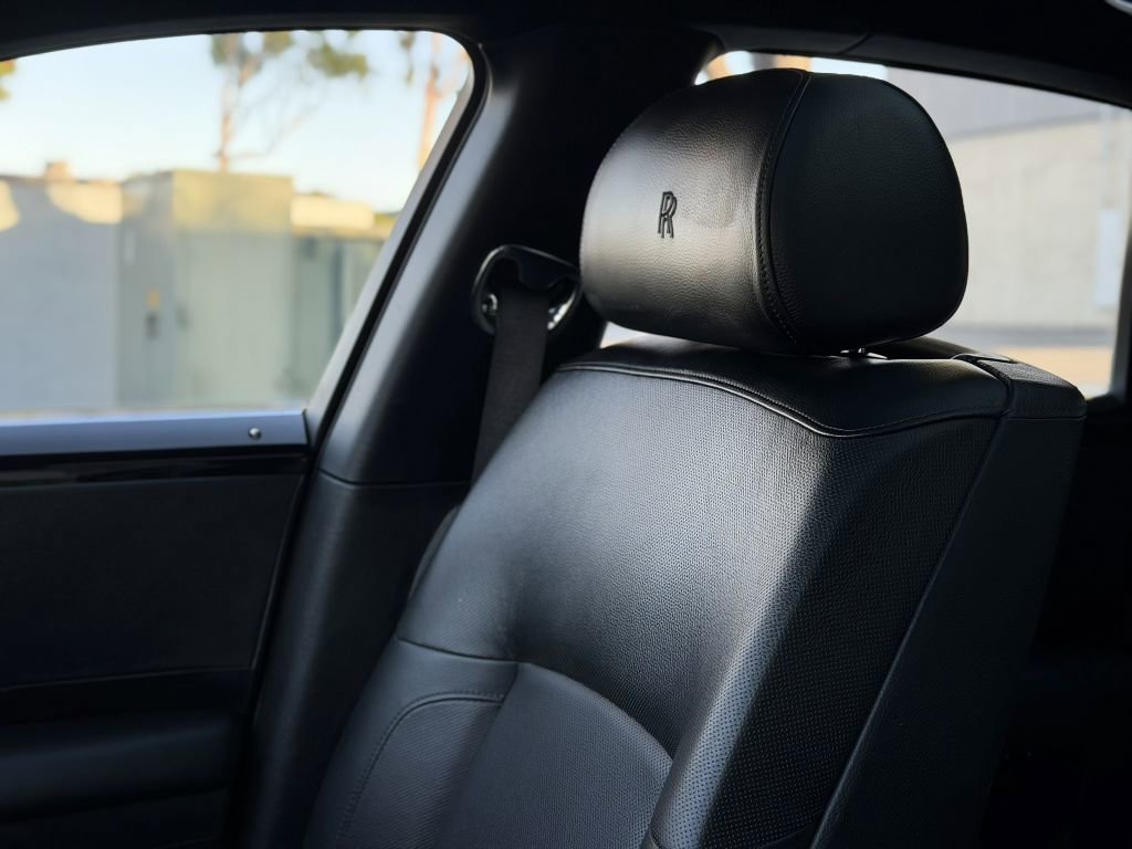 Used 2014 Rolls-Royce Ghost RWD image 19