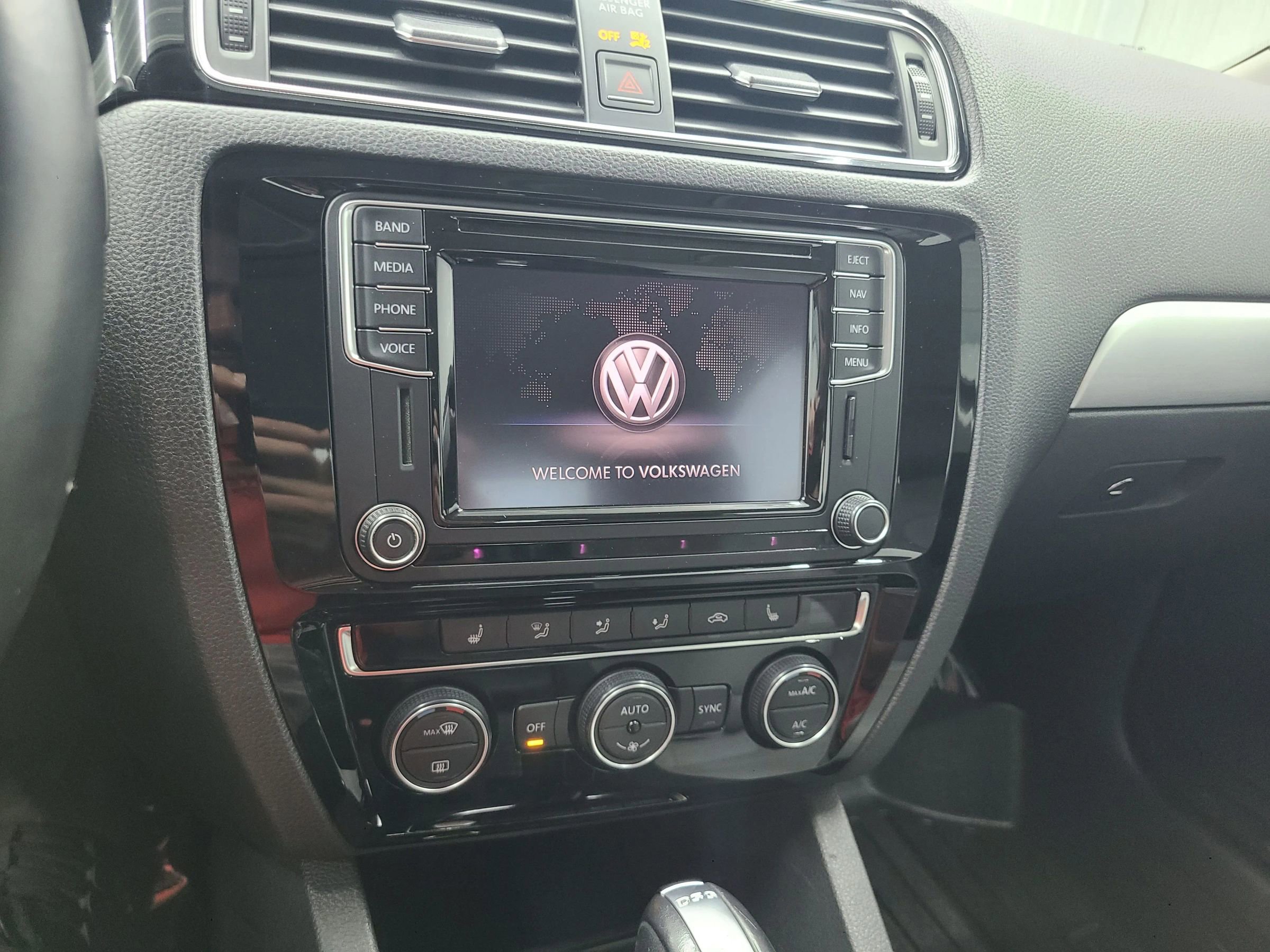 Used 2016 Volkswagen Jetta SEL Premium image 26