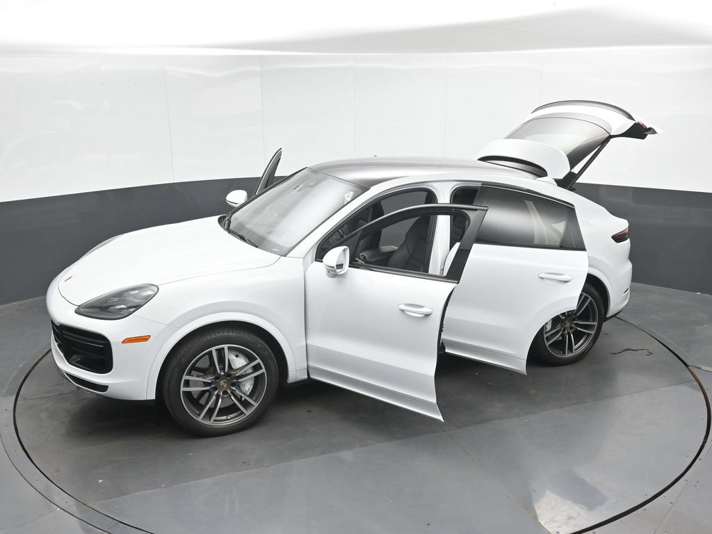 Used 2023 Porsche Cayenne Turbo AWD/4WD image 52