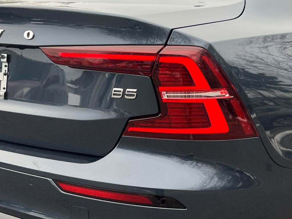 Used 2024 Volvo S60 B5 Core image 6