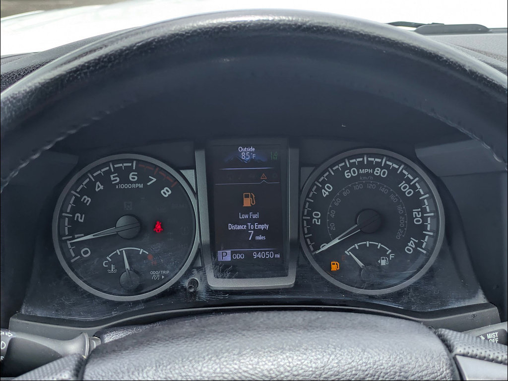 Used 2022 Toyota Tacoma TRD Sport w/ TRD Premium Sport Package AWD/4WD image 19