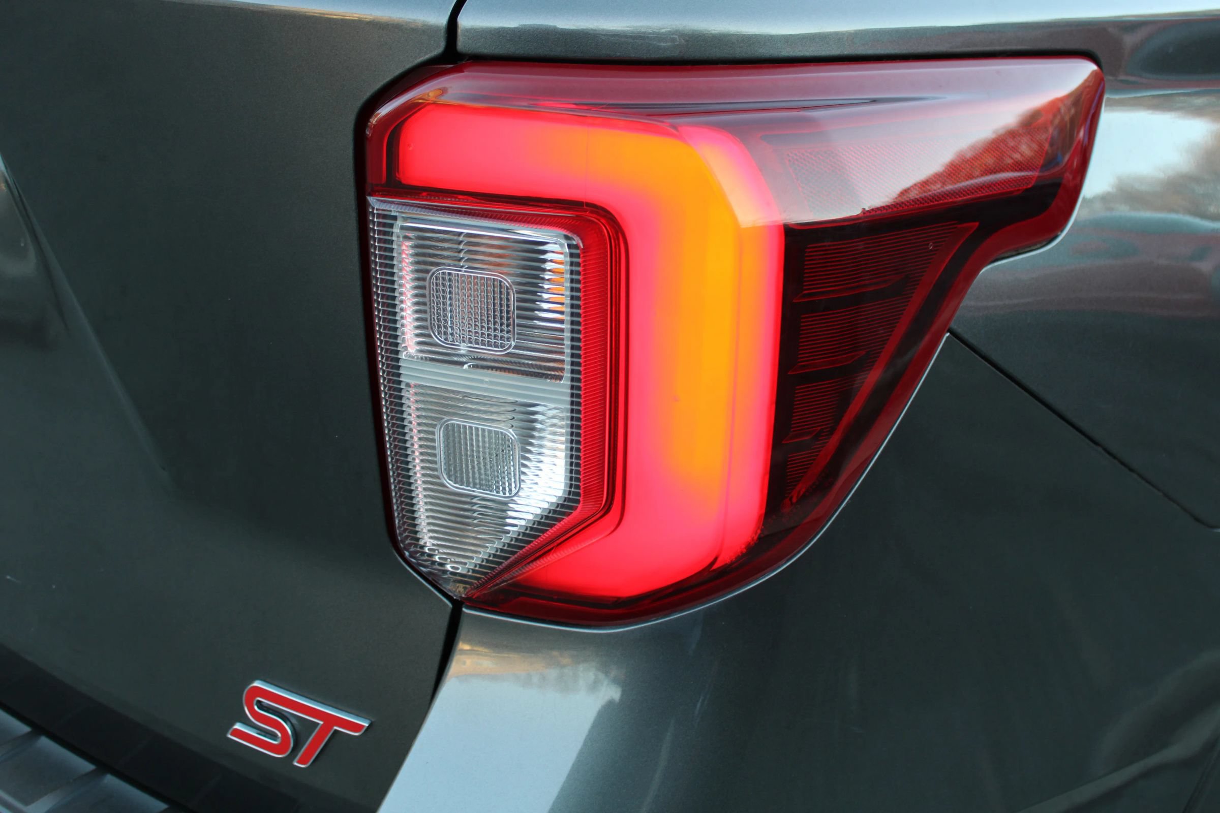 Used 2020 Ford Explorer ST AWD/4WD image 31