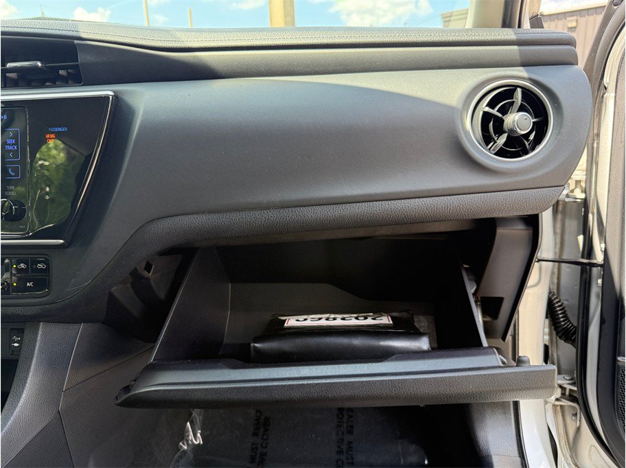 Used 2019 Toyota Corolla LE FWD image 32