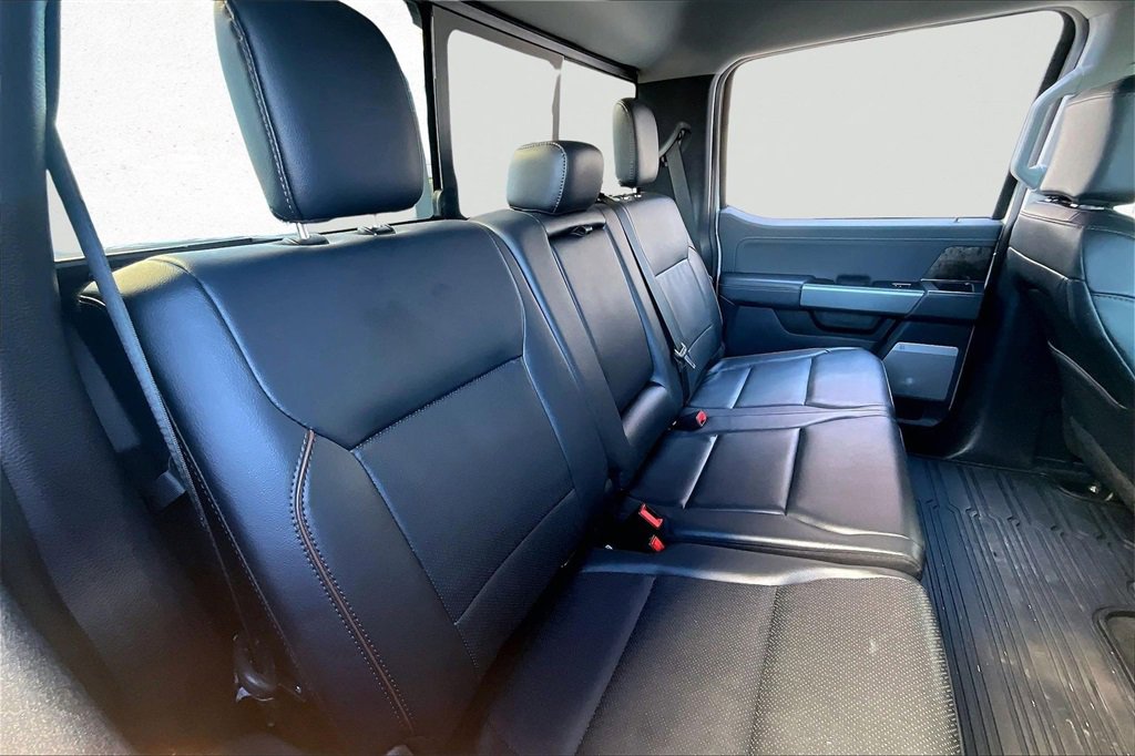 Used 2025 Ford F250 Lariat w/ Black Appearance Package image 27