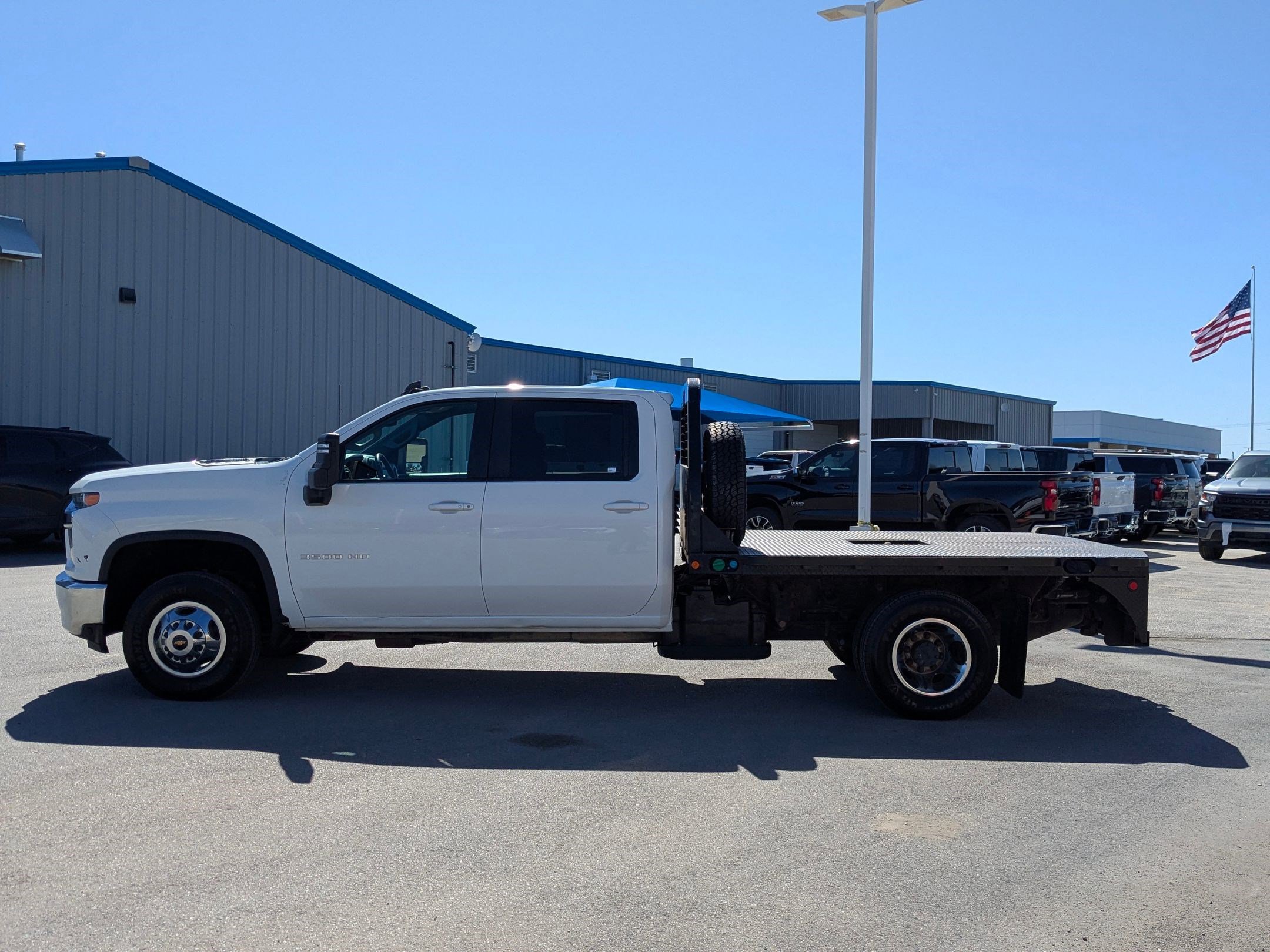 Used 2022 Chevrolet Silverado 3500 LT w/ Convenience Package image 4