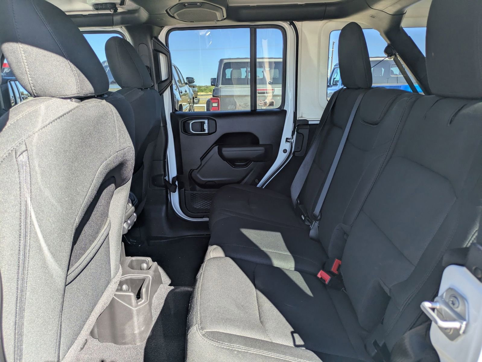 Used 2022 Jeep Wrangler Unlimited Sport image 12