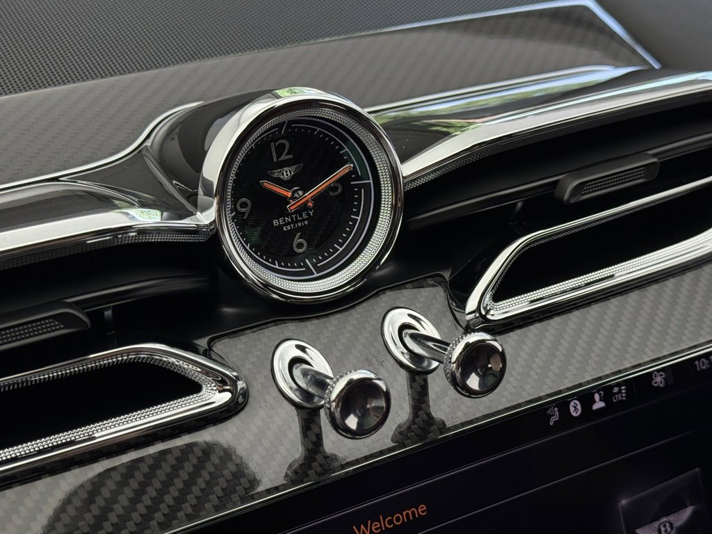 New 2025 Bentley Bentayga image 18