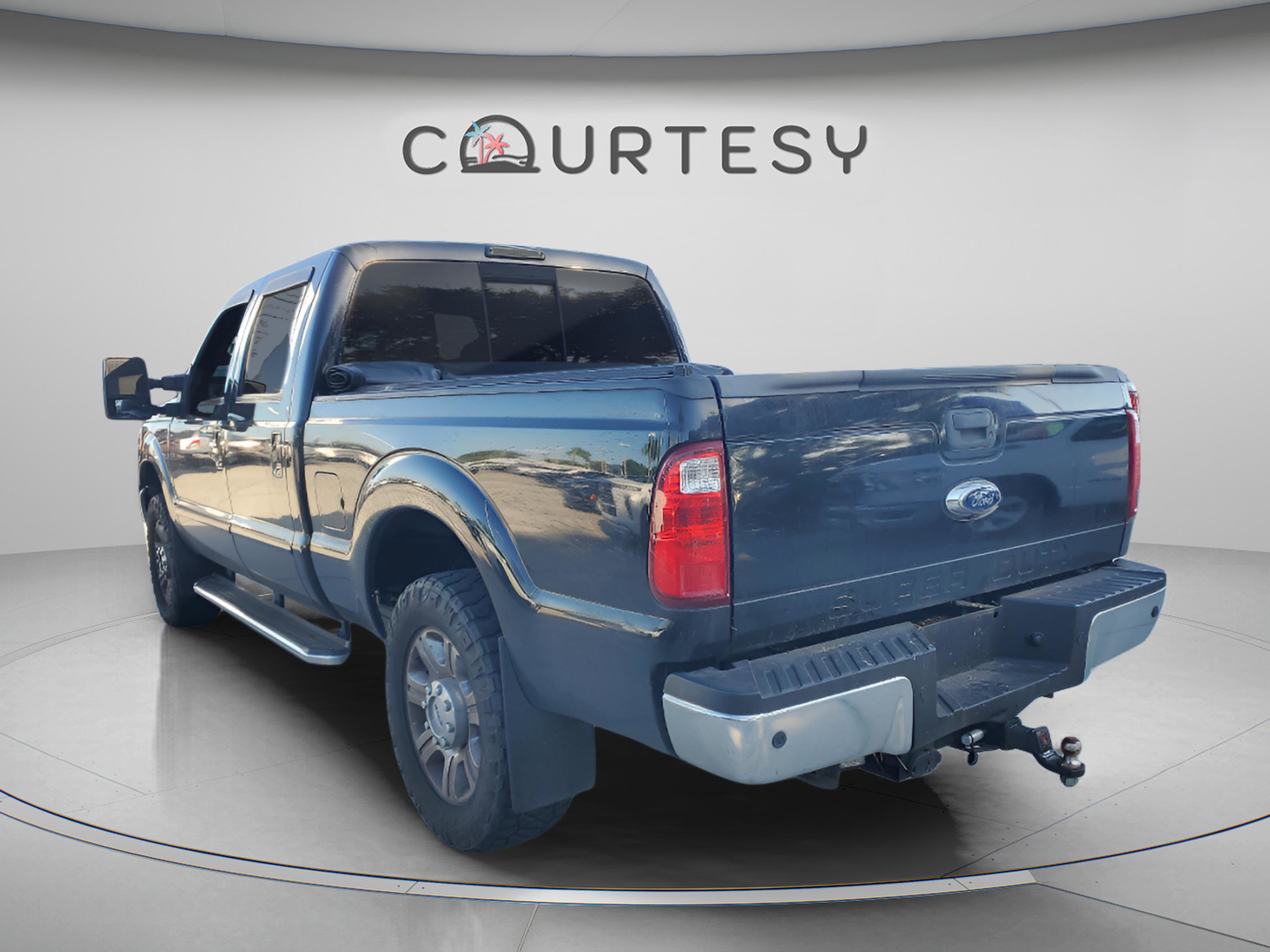 Used 2016 Ford F250 Lariat w/ Lariat Ultimate Package AWD/4WD image 2