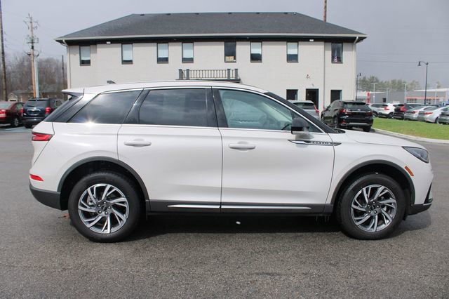 Used 2024 Lincoln Corsair Premiere image 6