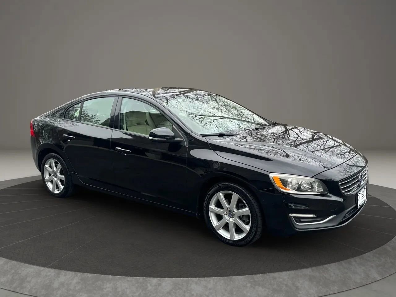 Used 2016 Volvo S60 T5 image 10