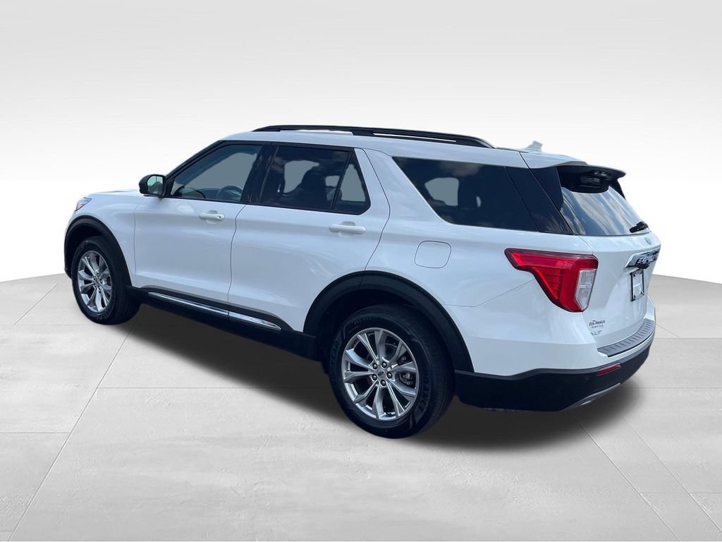 Used 2021 Ford Explorer XLT w/ Equipment Group 202A AWD/4WD image 3