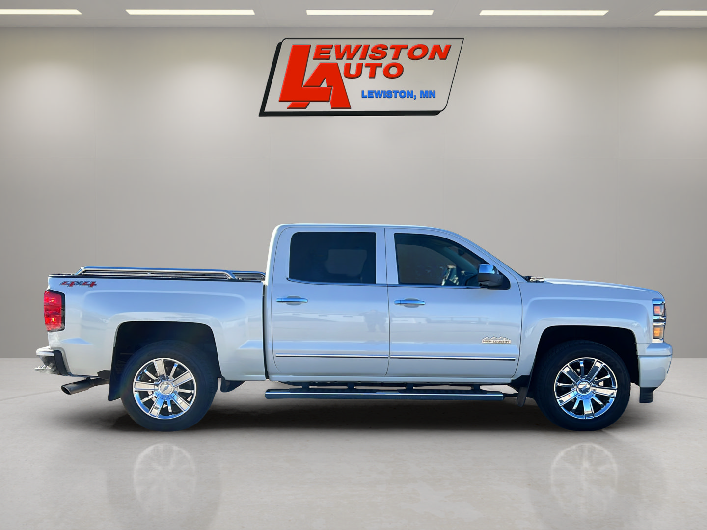 Used 2015 Chevrolet Silverado 1500 High Country w/ High Country Premium Package AWD/4WD image 13