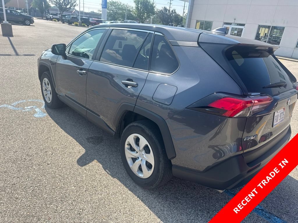 Used 2023 Toyota RAV4 LE AWD/4WD image 6