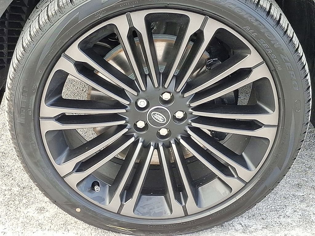 New 2026 Land Rover Range Rover Velar Dynamic SE image 4