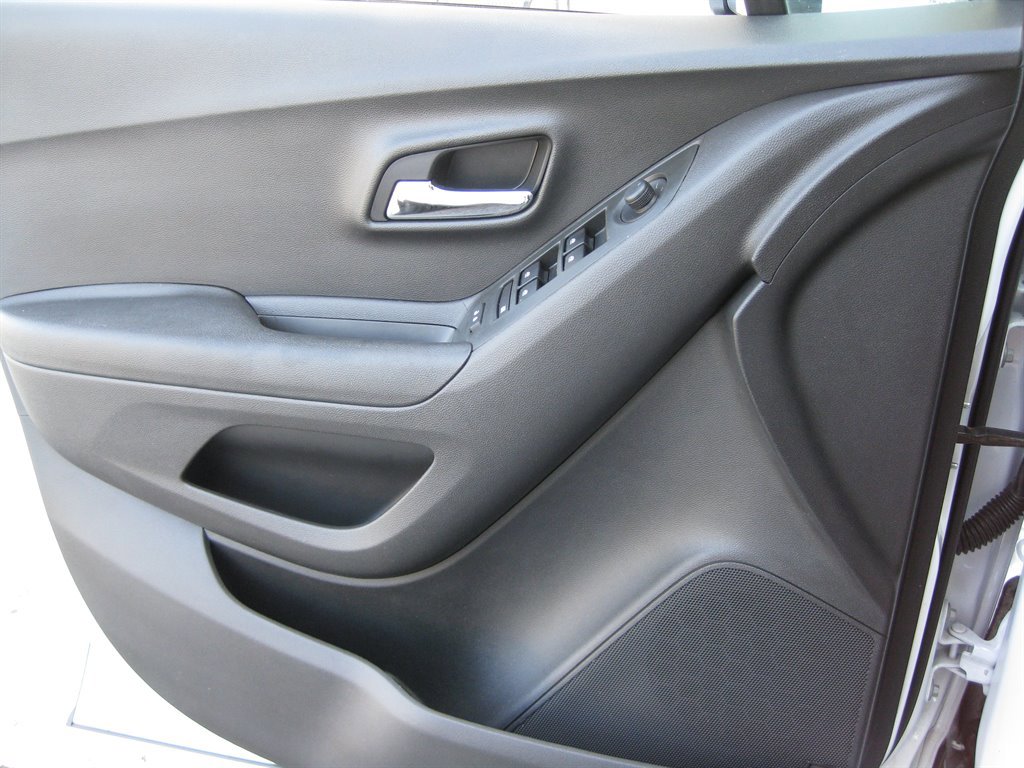 Used 2020 Chevrolet Trax LT image 20