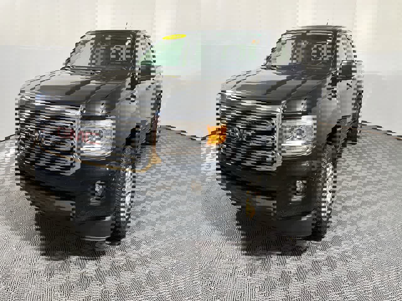 Used 2016 GMC Canyon SLE w/ SLE Convenience Package image 4