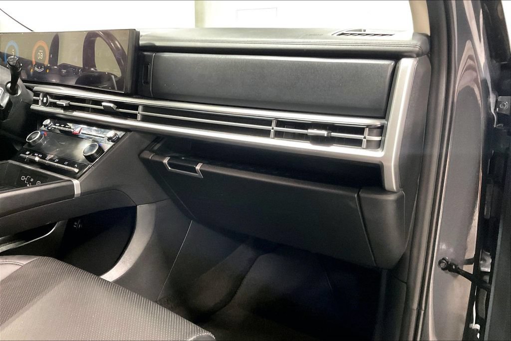 Used 2025 Hyundai Santa Fe SEL FWD image 19