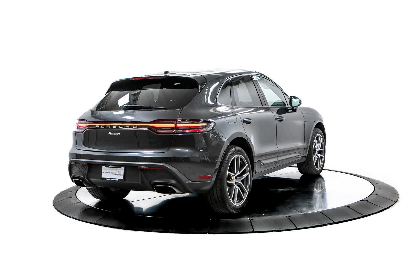 Certified 2023 Porsche Macan AWD/4WD image 7
