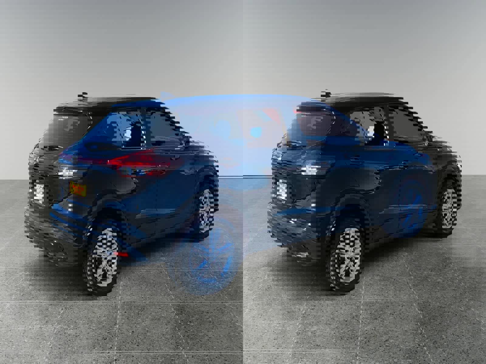 Used 2024 Nissan Kicks S image 5