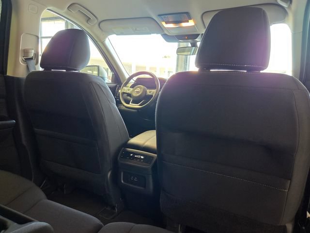 Used 2025 Nissan Pathfinder SV AWD/4WD image 18