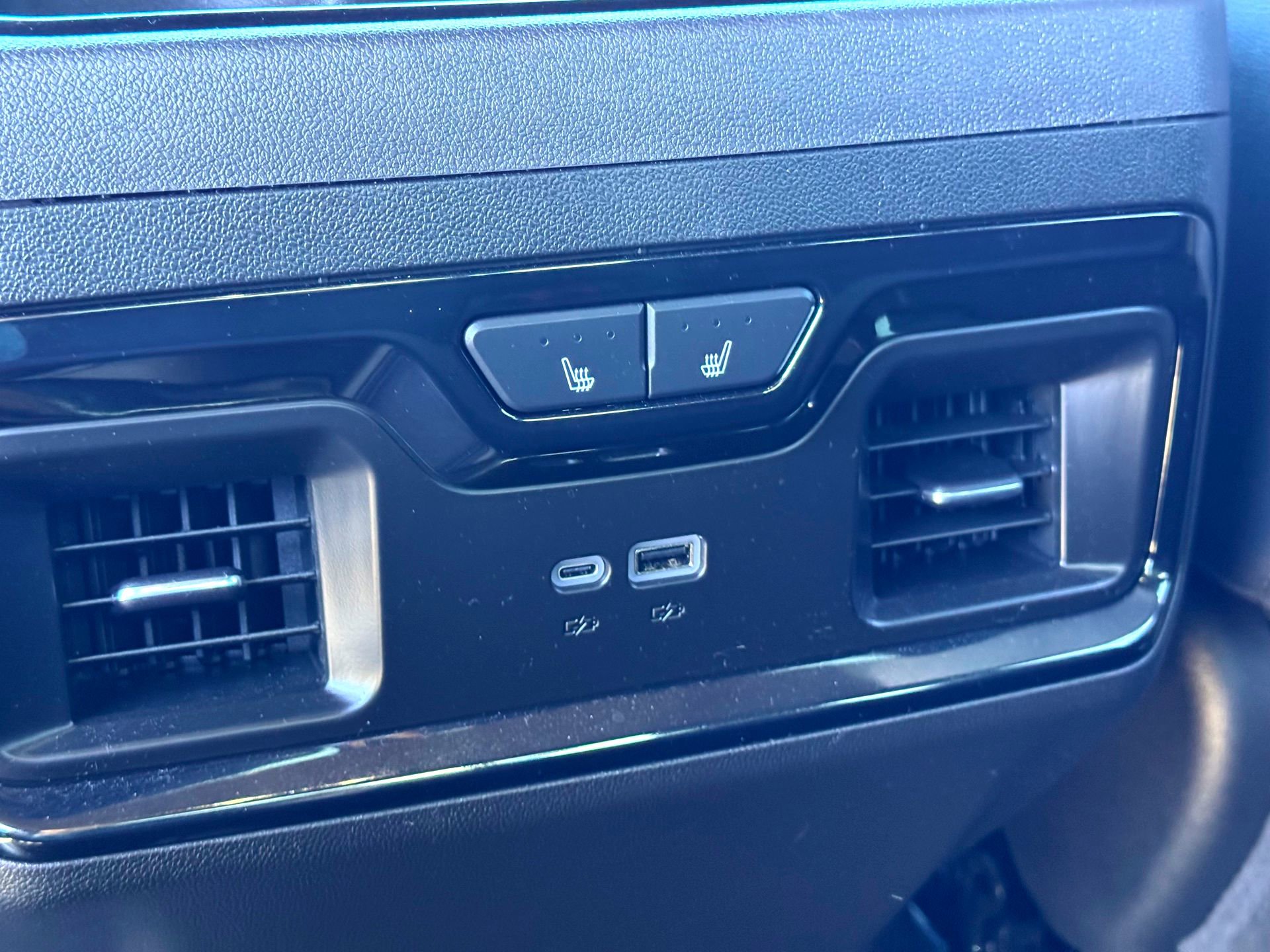 Used 2024 GMC Sierra 3500 AT4 w/ AT4 Premium Plus Package image 23