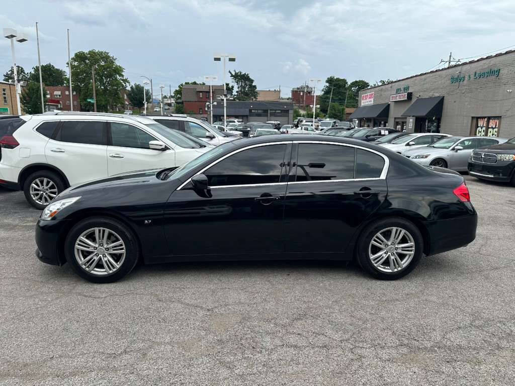 Used 2015 INFINITI Q40 w/ Moonroof Package RWD image 5