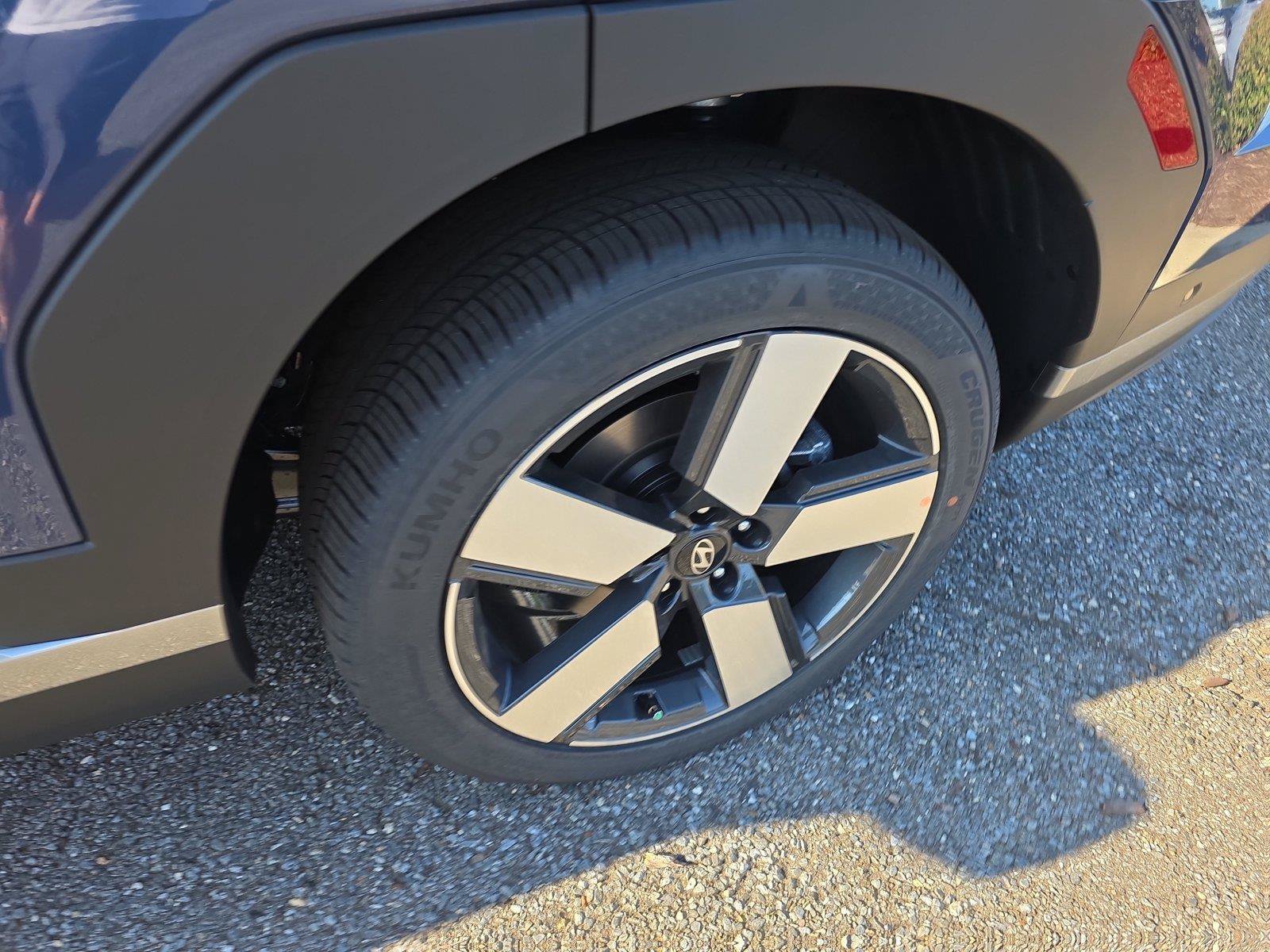 New 2027 Hyundai Santa Fe Limited AWD/4WD image 9