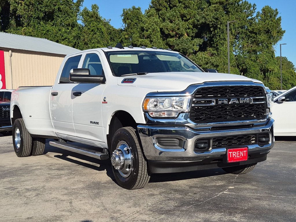 Used 2020 RAM 3500 Tradesman w/ Chrome Appearance Group AWD/4WD image 5