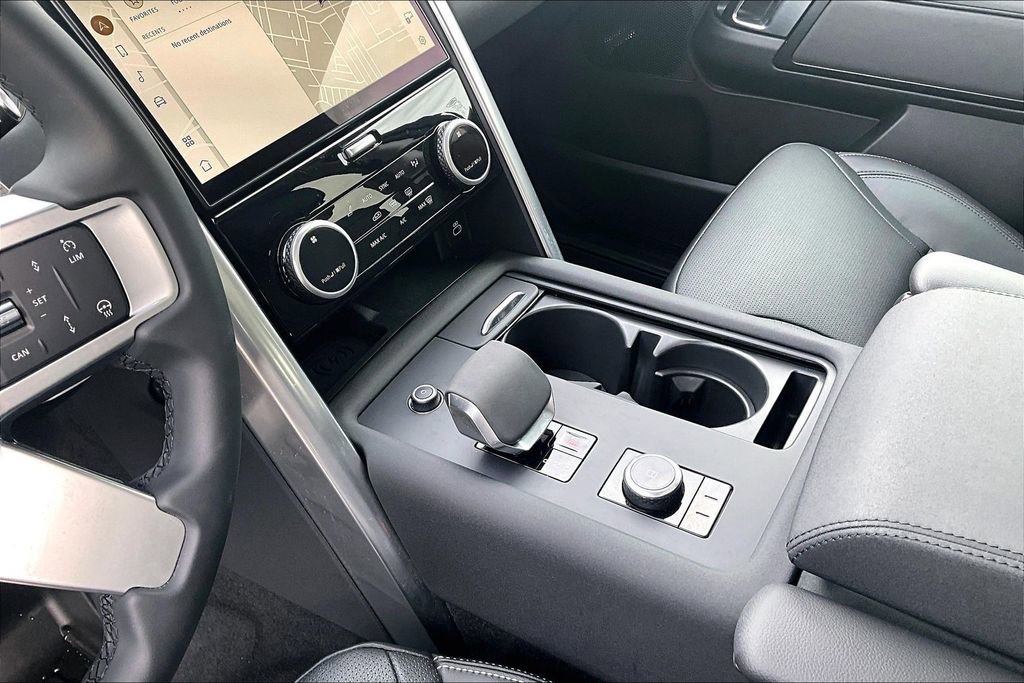 Used 2024 Land Rover Discovery S AWD/4WD image 14